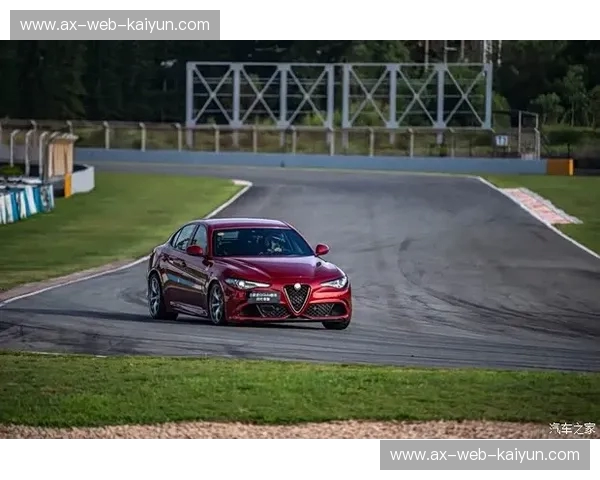 赛车退场:最后一圈的优雅与热爱 赛车退场:最后一圈的优雅与热爱